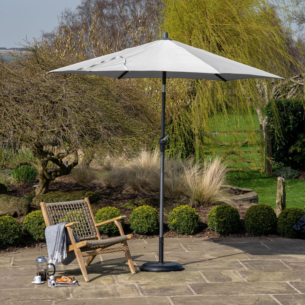 3m Round Centre Pole Parasol – Weather-Resistant Garden & Patio Shade with Easy Tilt and Durable Aluminium Frame